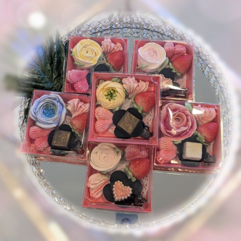 Small edible gift box of assorted marshmallow flowers